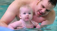 Banyak Manfaat Yang Di Rasakan Bagi Bayi Bila Di Ajarkan Berenang