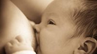 Manfaat Serta Kandungan Kolostrum Bagi Bayi Yang Baru Lahir